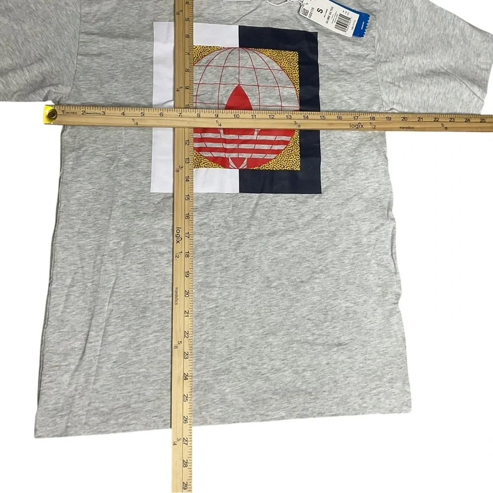 Adidas Originals Globe Tee NWT Mens Small Trefoil